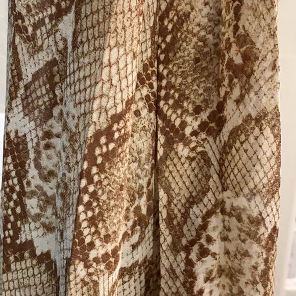 Pleated Midi Skirt - Picture 5 of 7